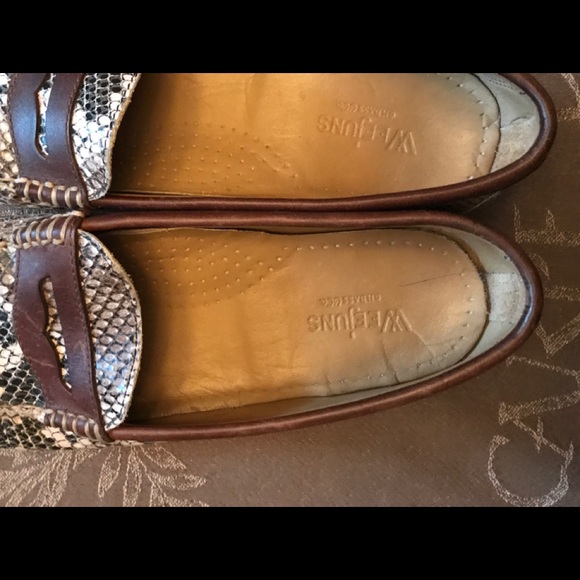 Bass Weejuns Snakeskin loafers-very comfortable - Picture 2 of 5